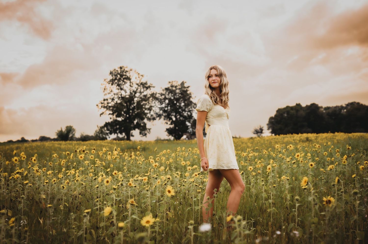 Booking Now for 2026 Senior Graduates Senior Photos with Kewaskum, WI Senior Portrait award winning photographer near West Bend, Sheboygan