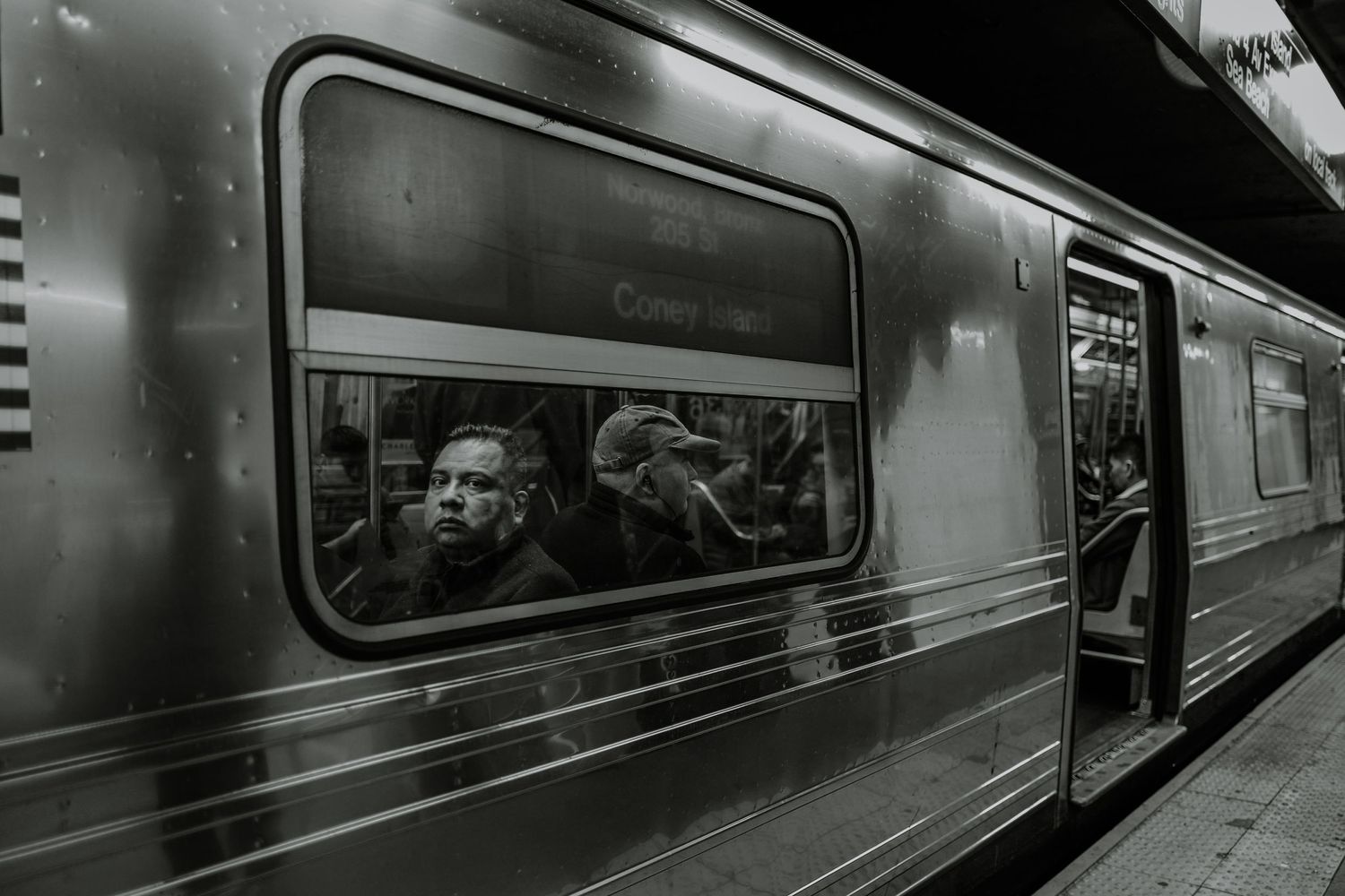 28mm: The Storyteller Focal Length - David Ulloa Studio