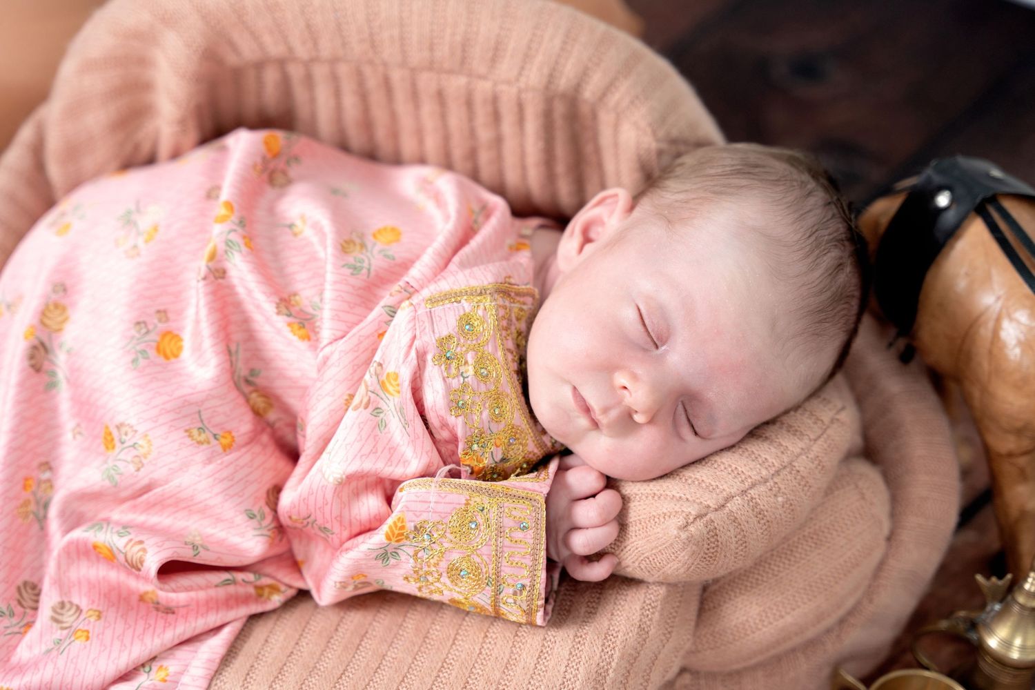 Elegant maternity and newborn photoshoot by a professional photographer in Dubai at Mohastudio.