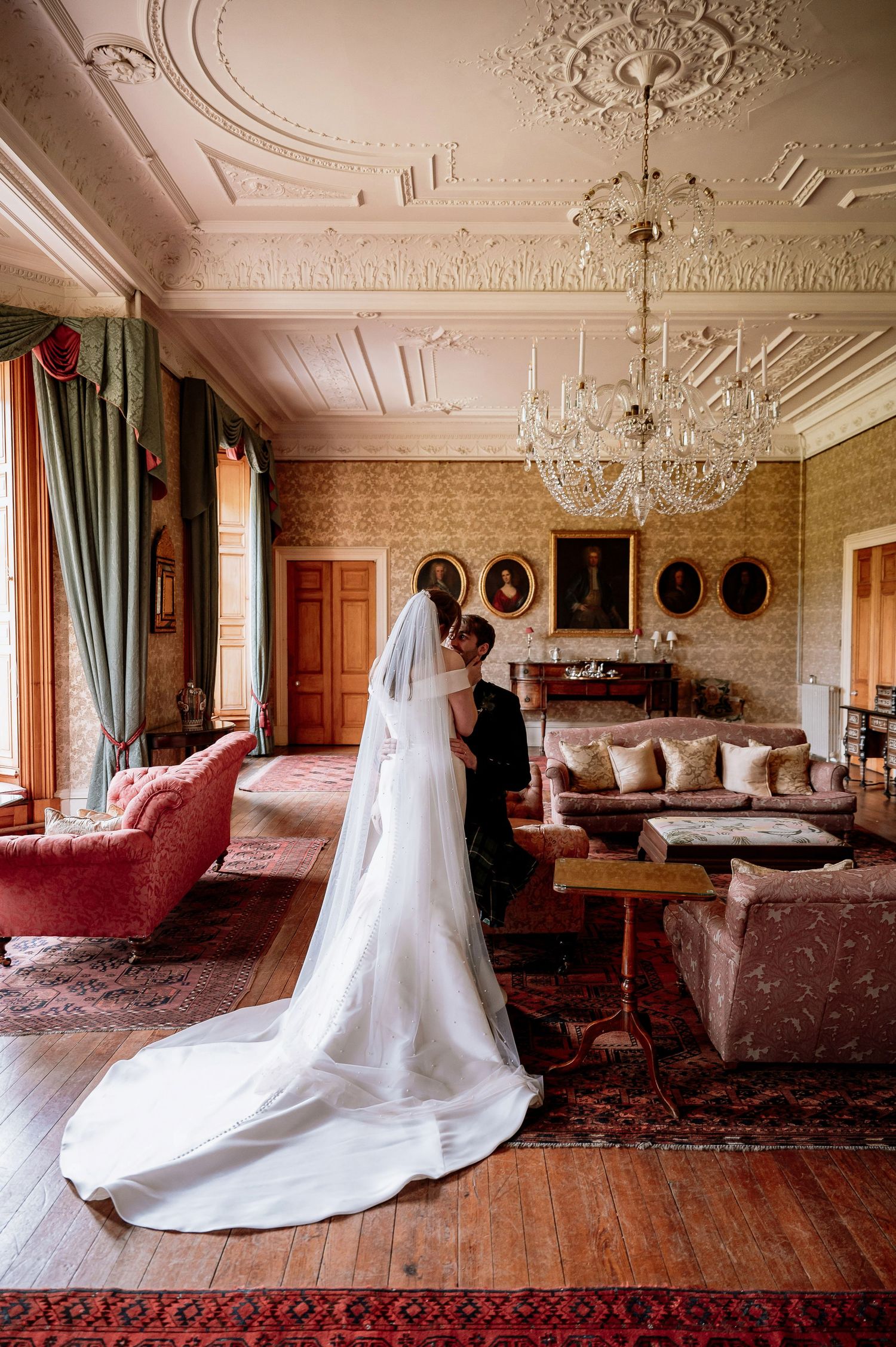 Scotland wedding photographer. Cambo house wedding. Scotland wedding photographer. Walled garden wedding. Edinburgh wedding photographer.