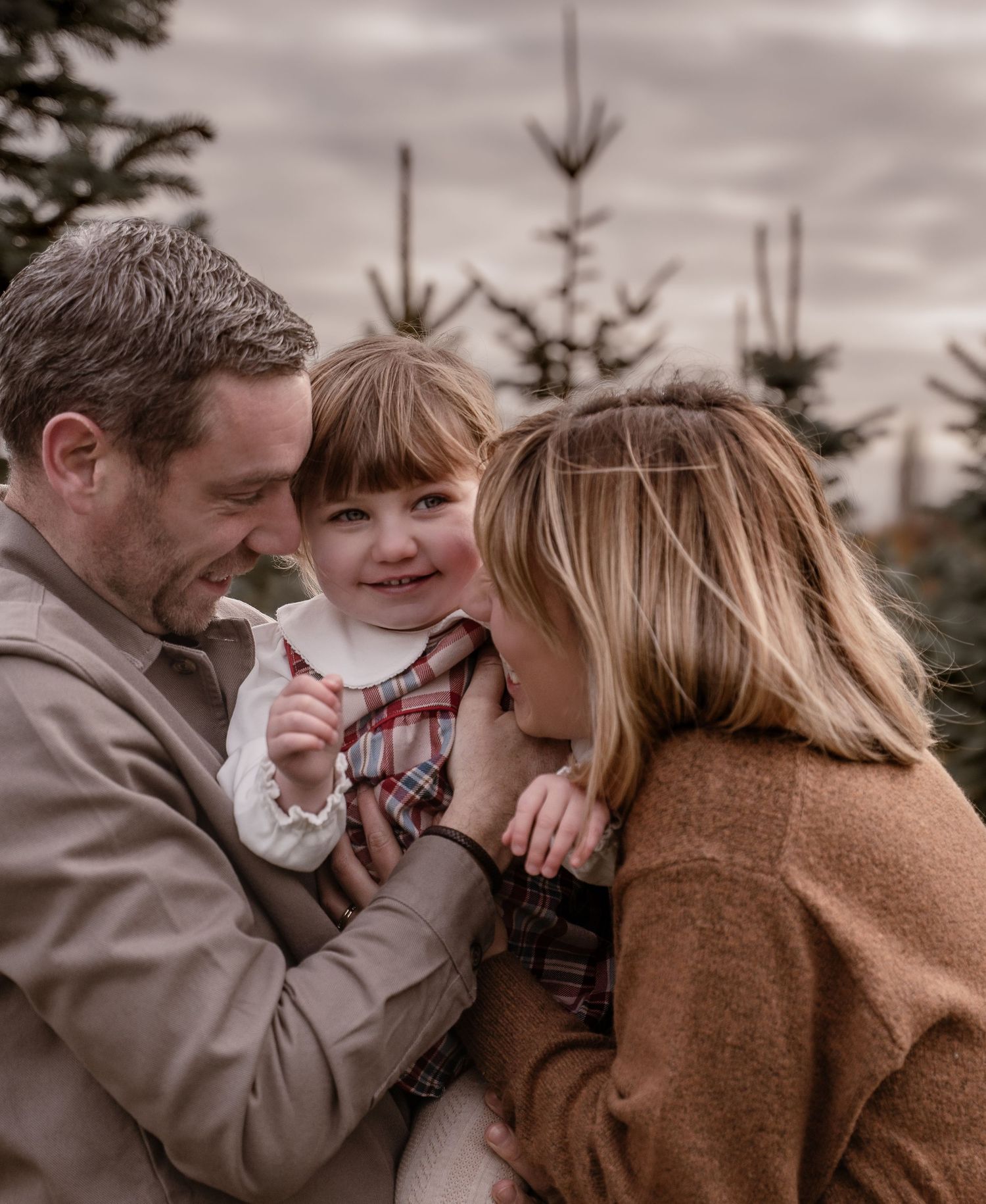 Lifestyle family photography capturing natural connection and emotion