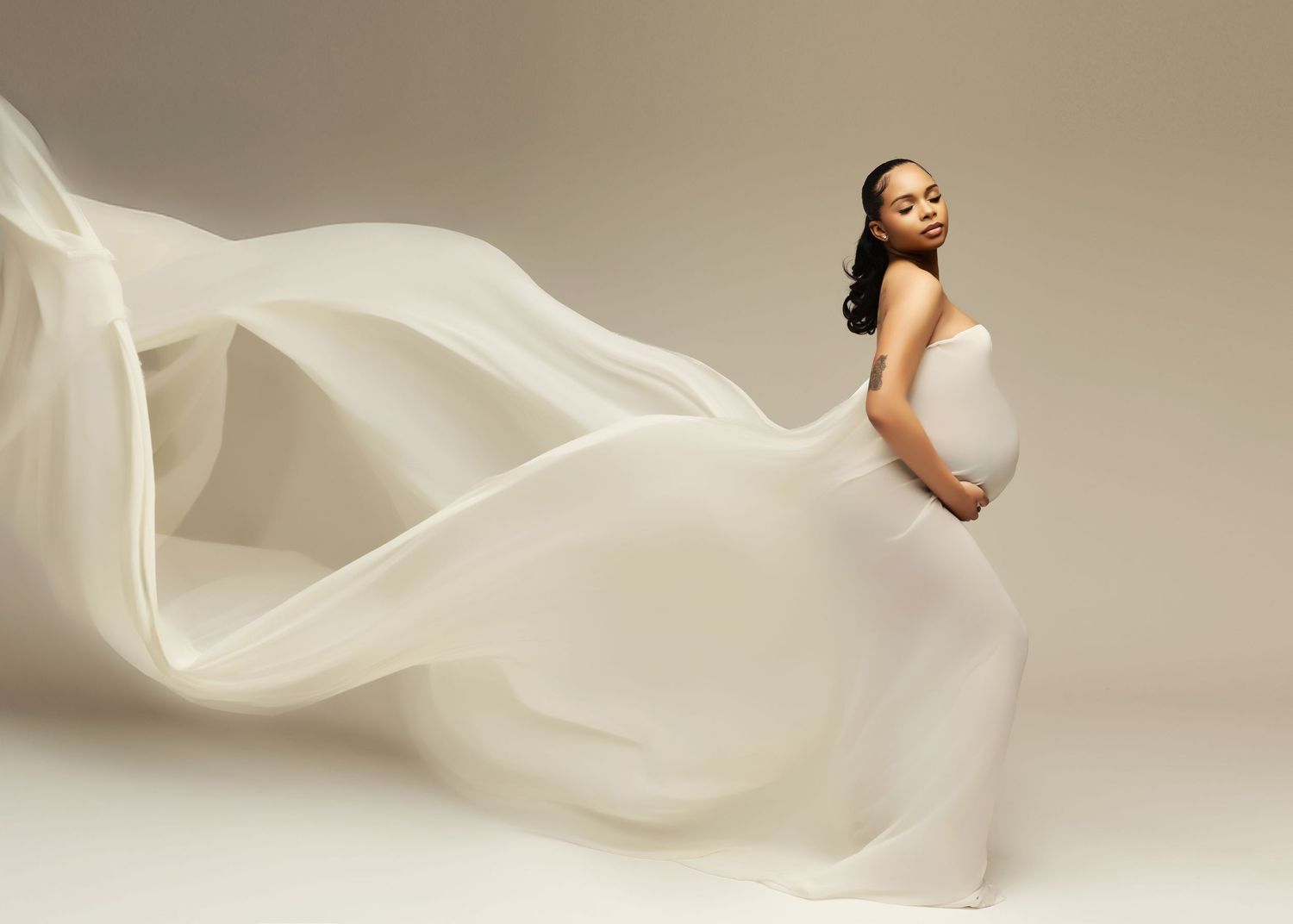 When to Book Maternity Photos in Oklahoma City (OKC + Norman)