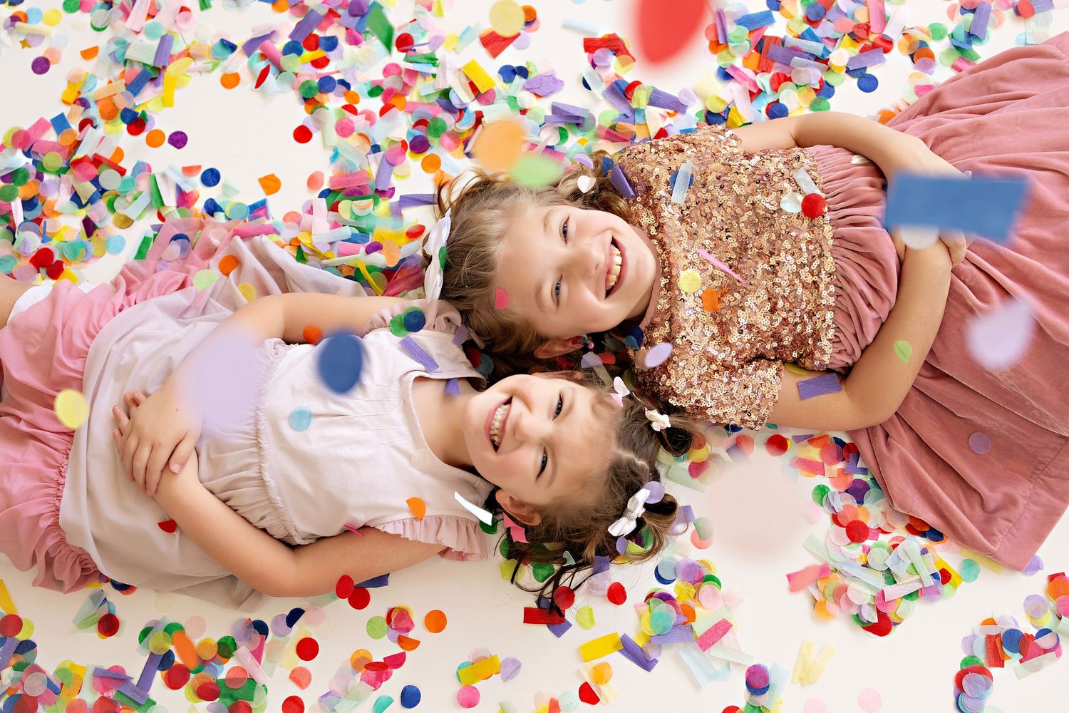Confetti Mini Sessions with Kendall Kuss Photography in Watertown WI. Jefferson County family photographer