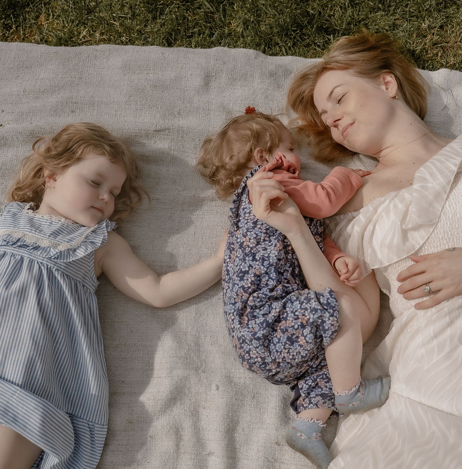 gentle-motherhood-photoshoot-lifestyle-leicestershire.jpg