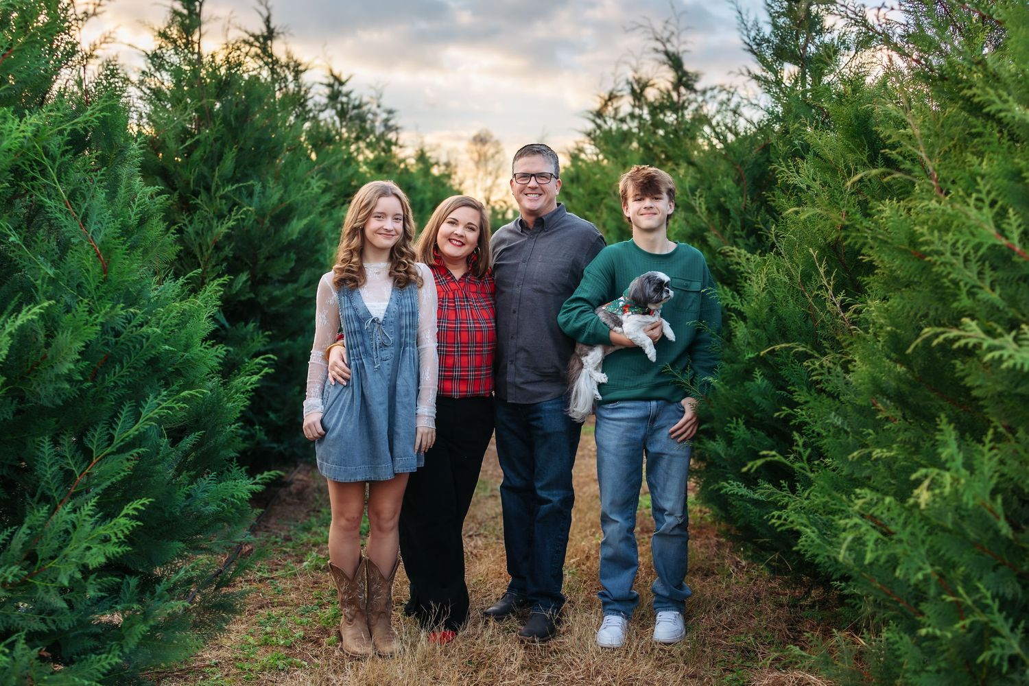 Family Christmas Tree Farm photos at Jack’s Creek Tree Farm in Bishop GA