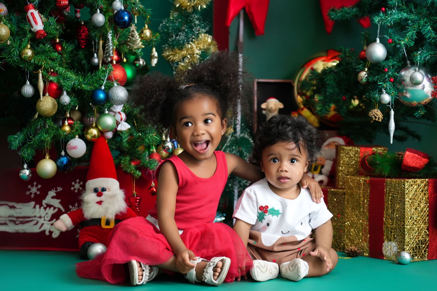 Professional photographer Dubai capturing Christmas moments