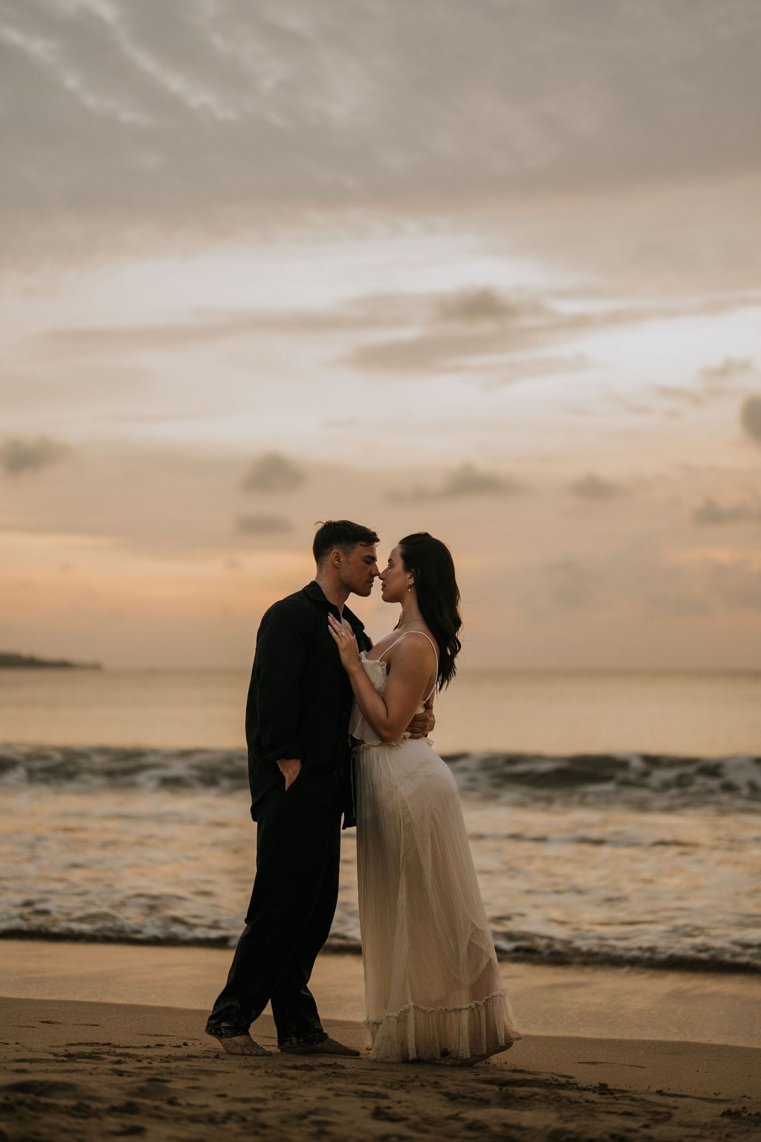 Elegant prewedding photography in Bali with natural light.