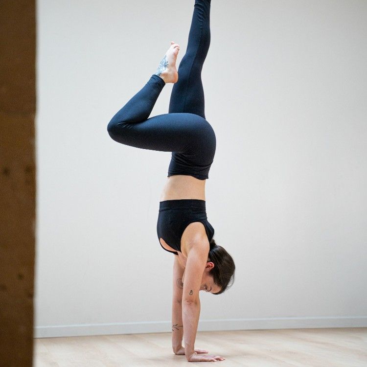 Intensif handstand Serena Ubina_Yoga Korner