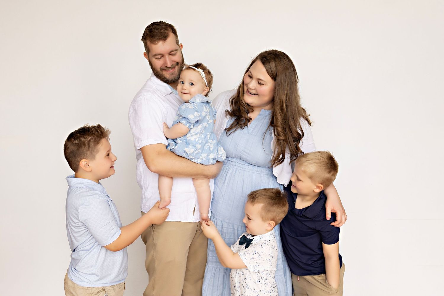 First birthday photos, family photography in Watertown WI Kendall Kuss Photography studio, cake smash photos