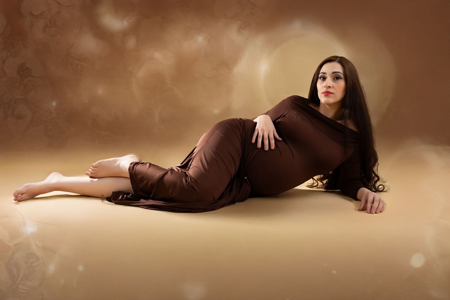 Pregnant woman portrait taken by a maternity photographer in Dubai