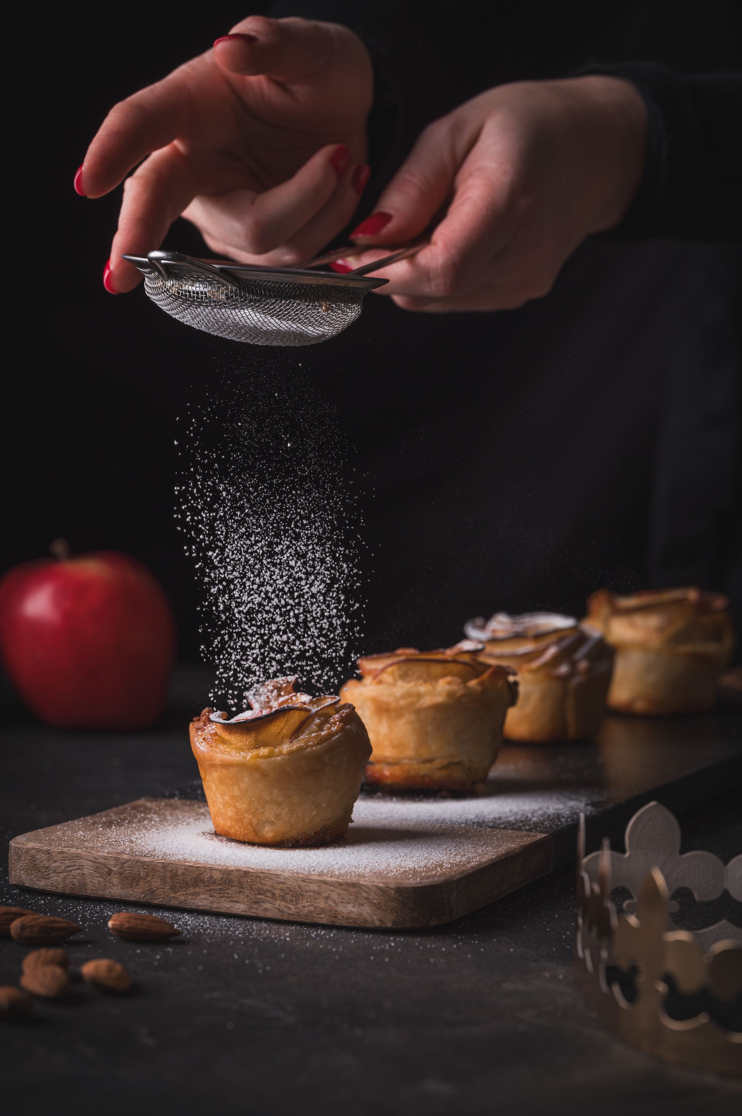 Photo de chute de sucre glace réalisée par Mélanie Rousselle, styliste et photographe culinaire basée en Ile de France
