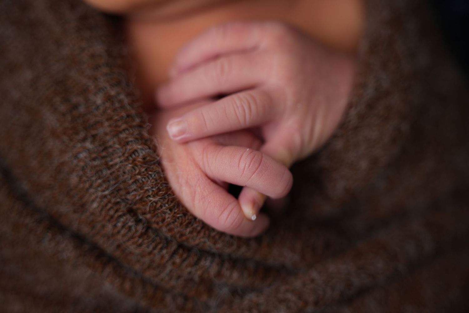 Close-up newborn baby photo taken by a new born photographer Dubai