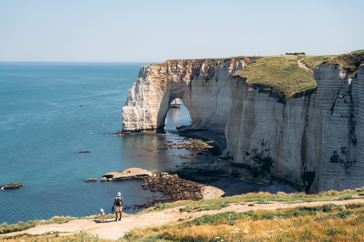 Falaises d'Etretat en Normandie sue la côte d'albâtre en Seine Maritime.