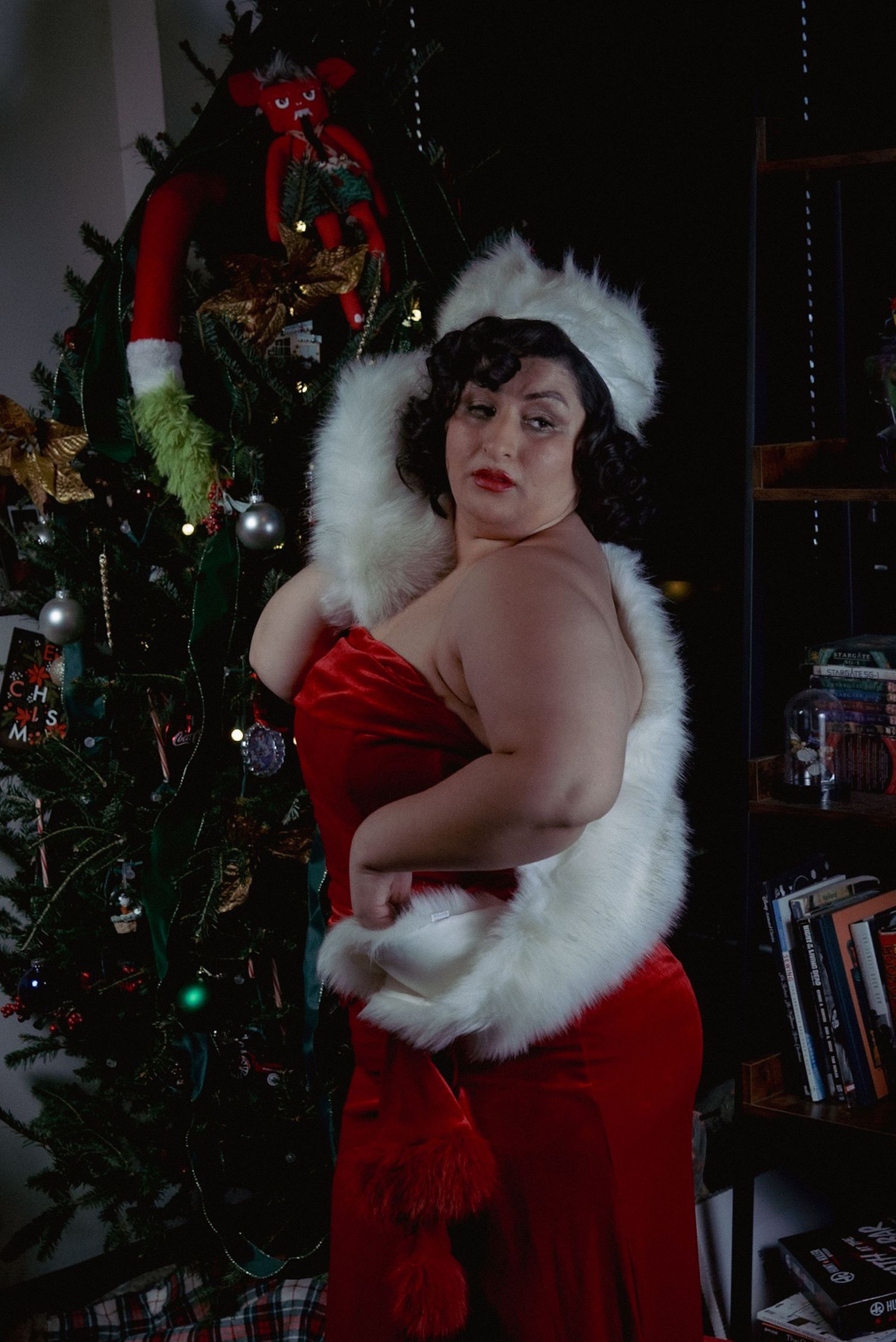 Christmas photoshoot 2024
Holiday photo session ideas
Pin-Up Christmas photoshoot
Creative Christmas photography
Holiday-inspired photo