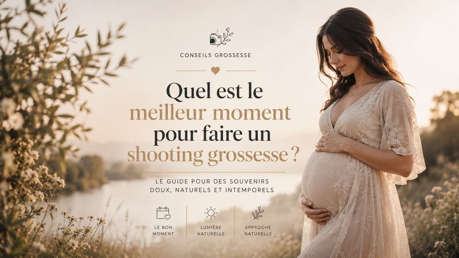 Femme enceinte en robe à fleurs debout dans un champ doré, guide pour les conseils de synchronisation de la séance photo de maternité.