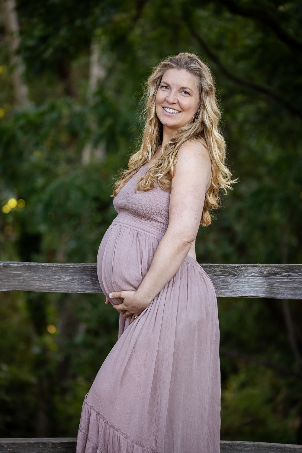 Maternity photography session in Saratoga at golden hour by Photographer Cindy Tucey Photography
