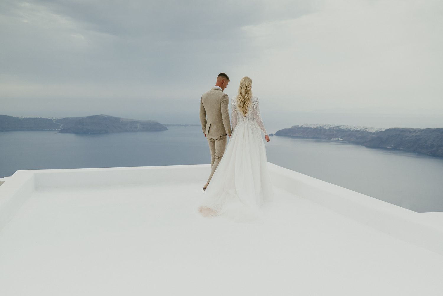 Couple in Santorini - Santorini wedding
