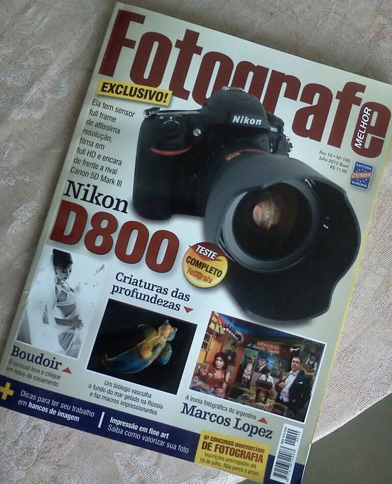 Fotografe magazine cover featuring a Nikon D800 camera with wide-angle lens, photography tips and articles in Portuguese.