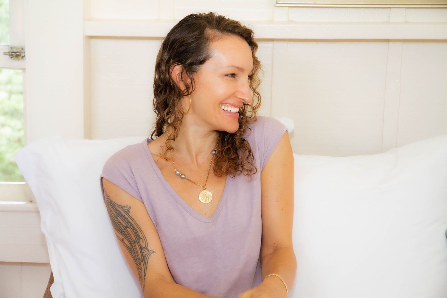 Personal Branding image of Dyanne, wellbeing professional, healer and therapist. Wellbeing photography for professionals