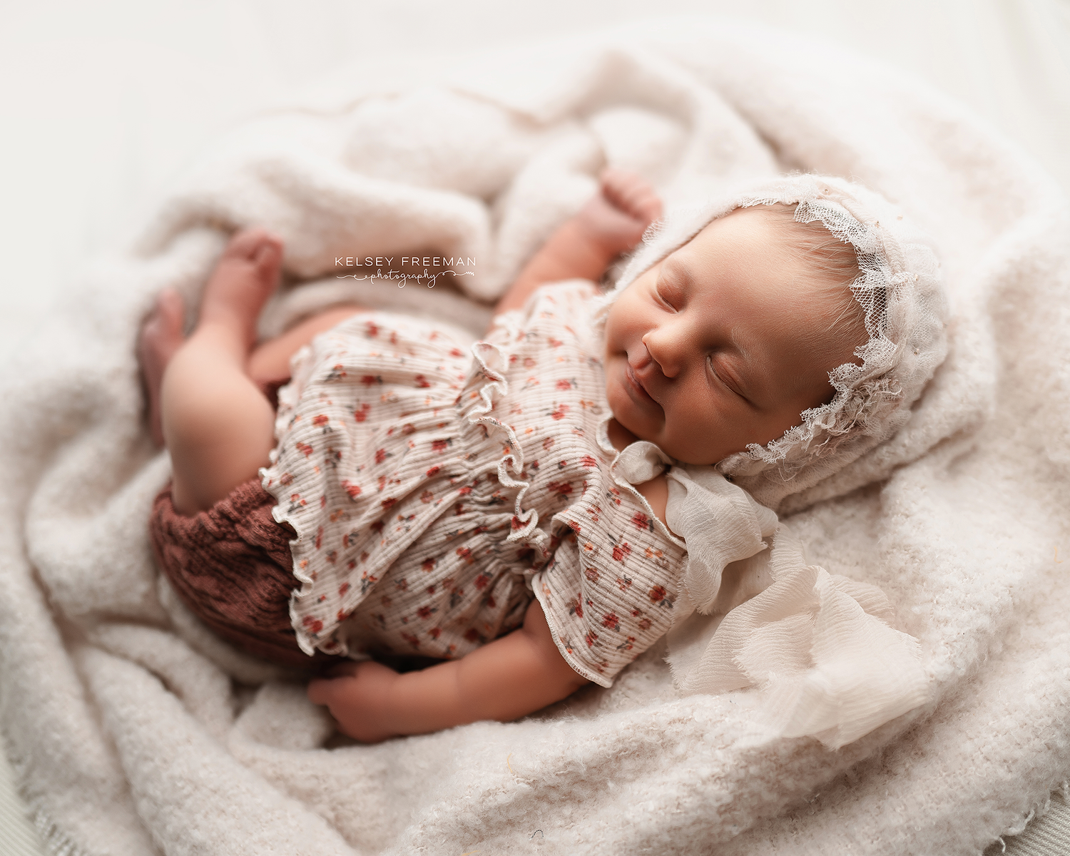 Maternity & Newborn photography studio located in between Atlanta, Georgia and Birmingham, Alabama with full service photo studio.