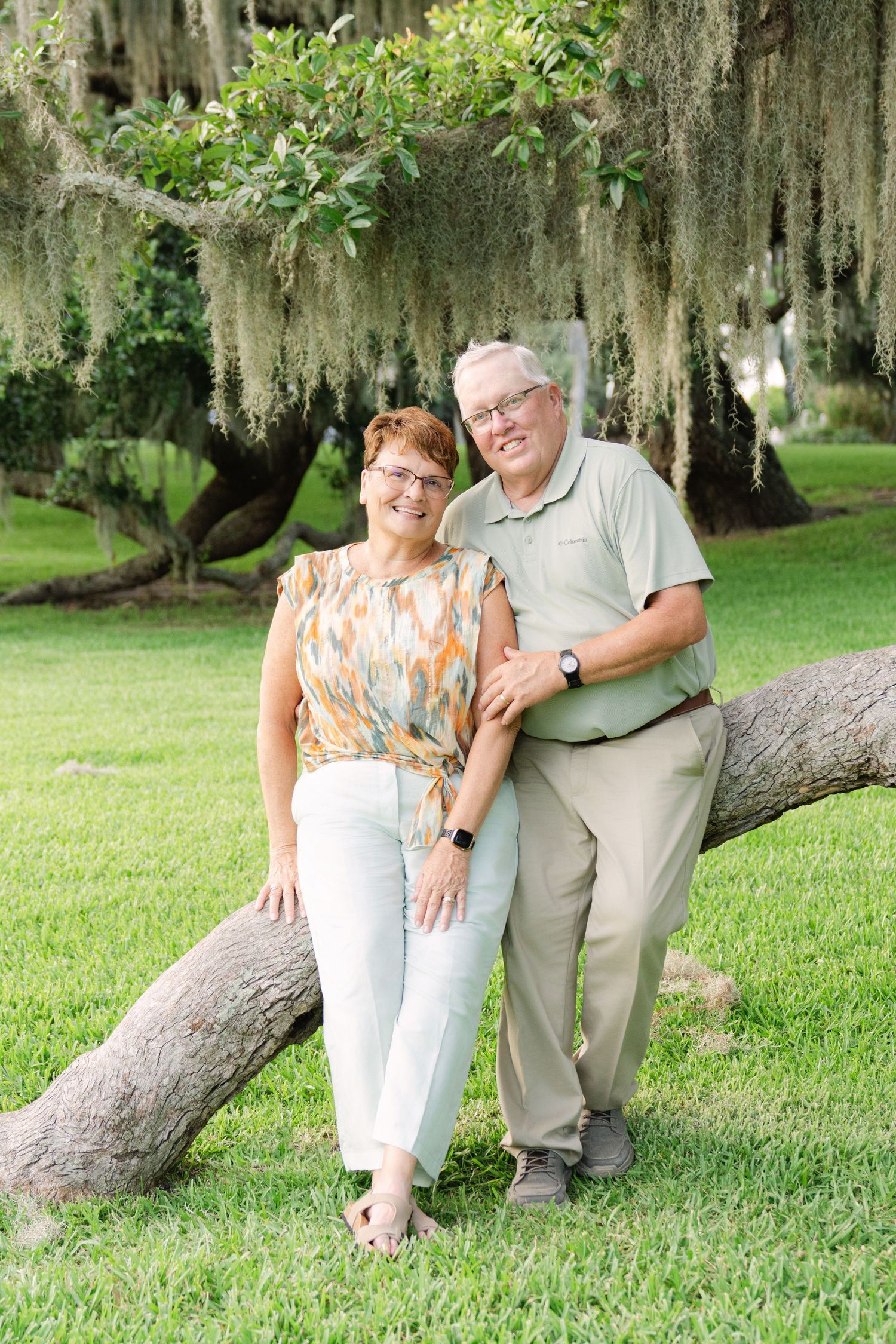 Couple celebrated their wedding anniversary in the Golden Isles with portraits with Lindy Rebro Photography.