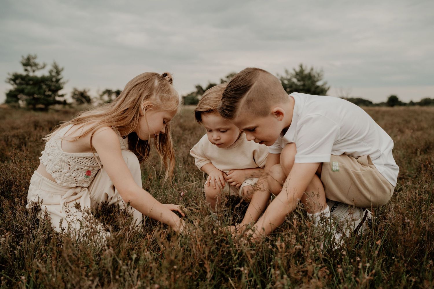 Kinderen die tijdens een familie shoot, lifestyle fotografie, storytelling beelden laten maken.