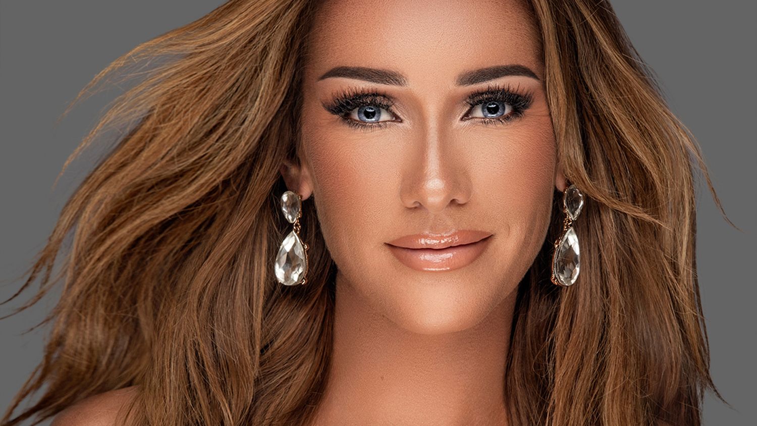 Vivienne Vollebregt wearing a rhinestone dress from pageant dress designer Julio Mora represents Kralendijk at Miss Universe Bonaire 2026