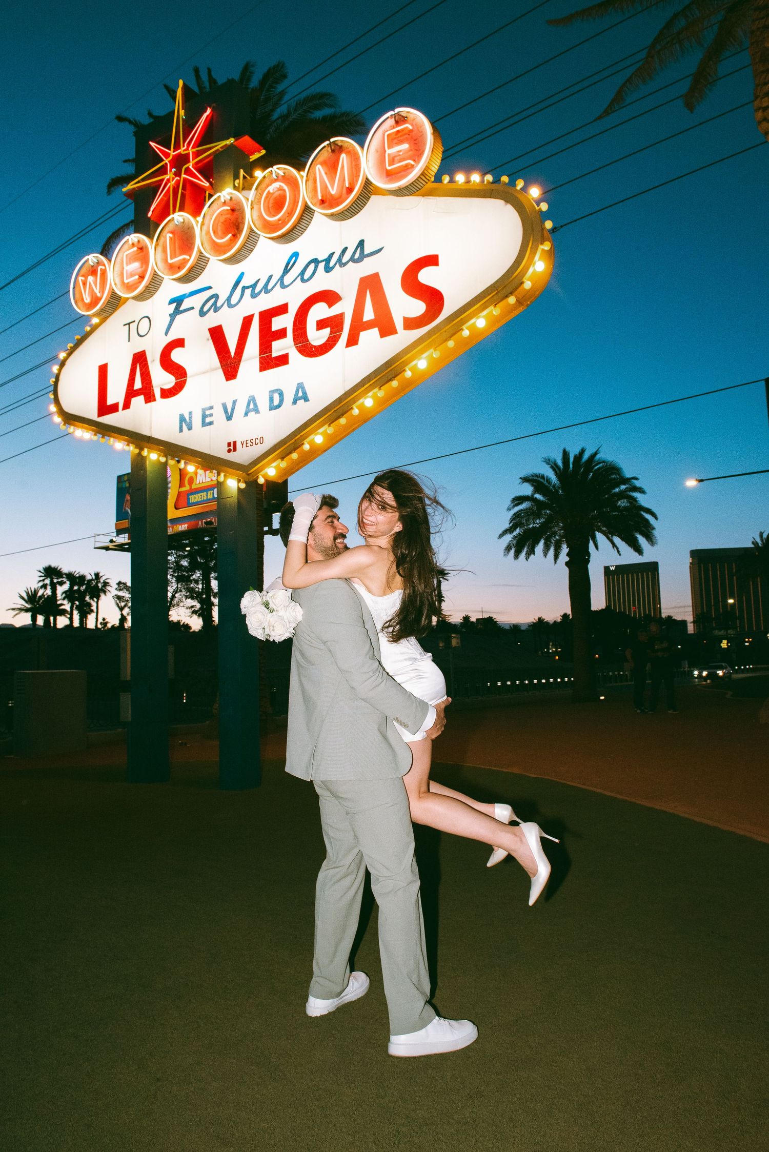 Las Vegas Sign elopement