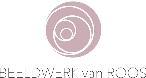 Beeldwerk van Roos