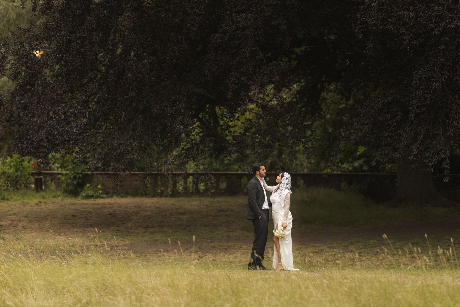 Civil wedding ceremony at Lambeth Town Hall. Captured by London photographer Jaehwa Yoon of Waviav.