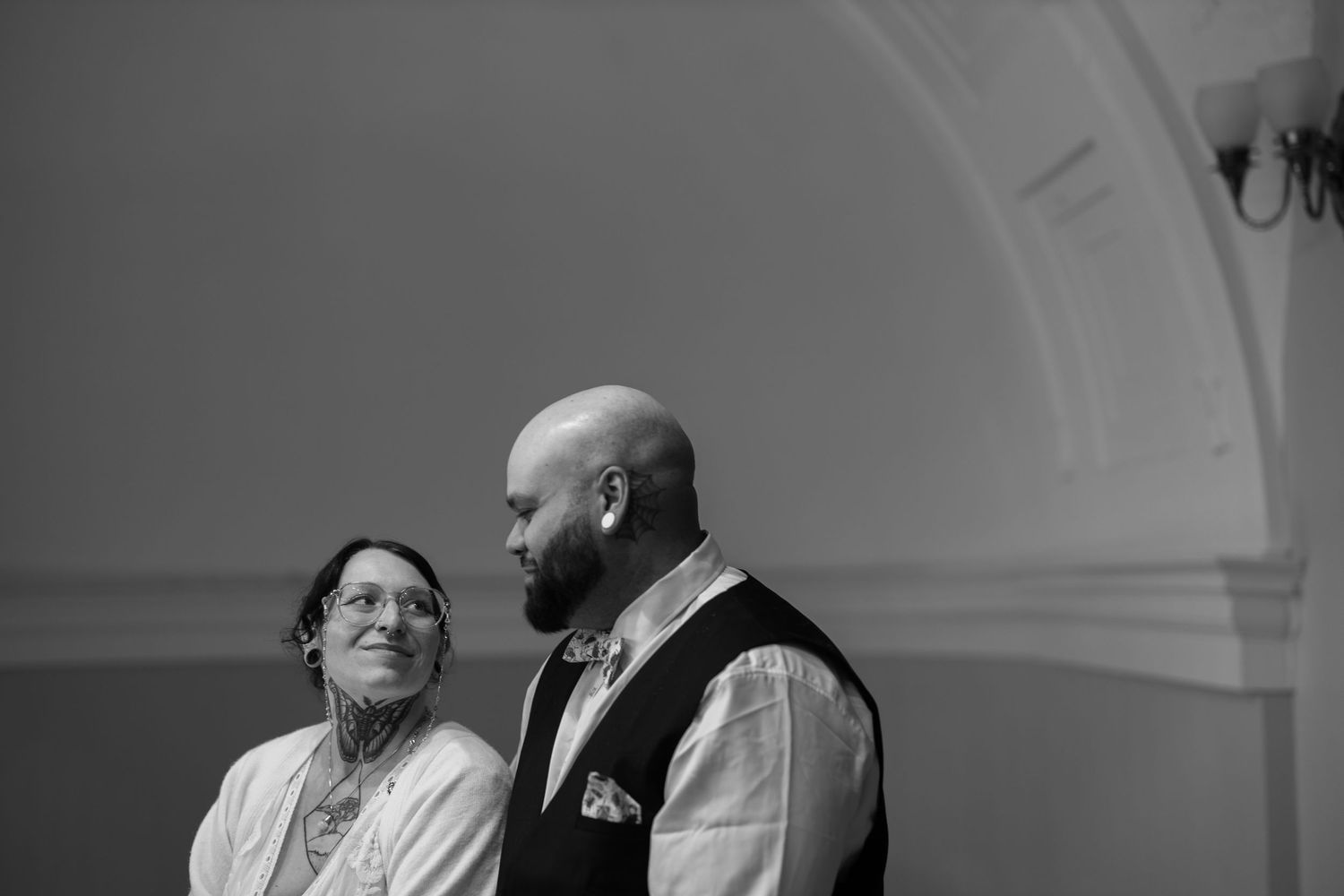 Courthouse wedding, Portrait. Elopement.