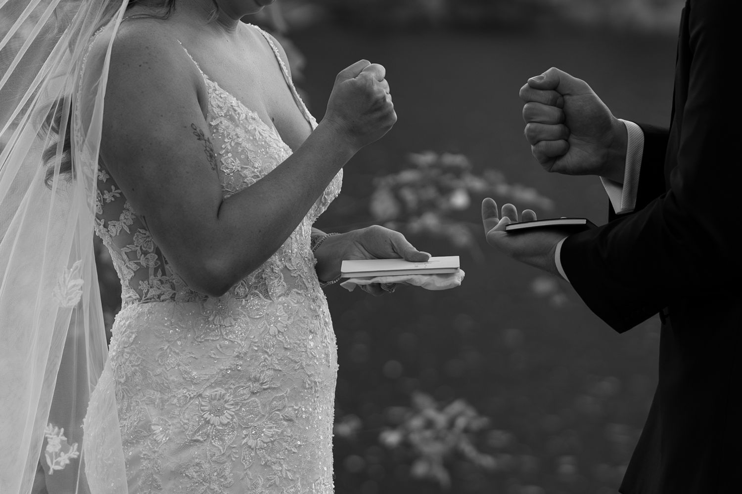 Couples plays Rock Paper Scissors to see who reads vows first. First Look. Bear Mountain Inn.