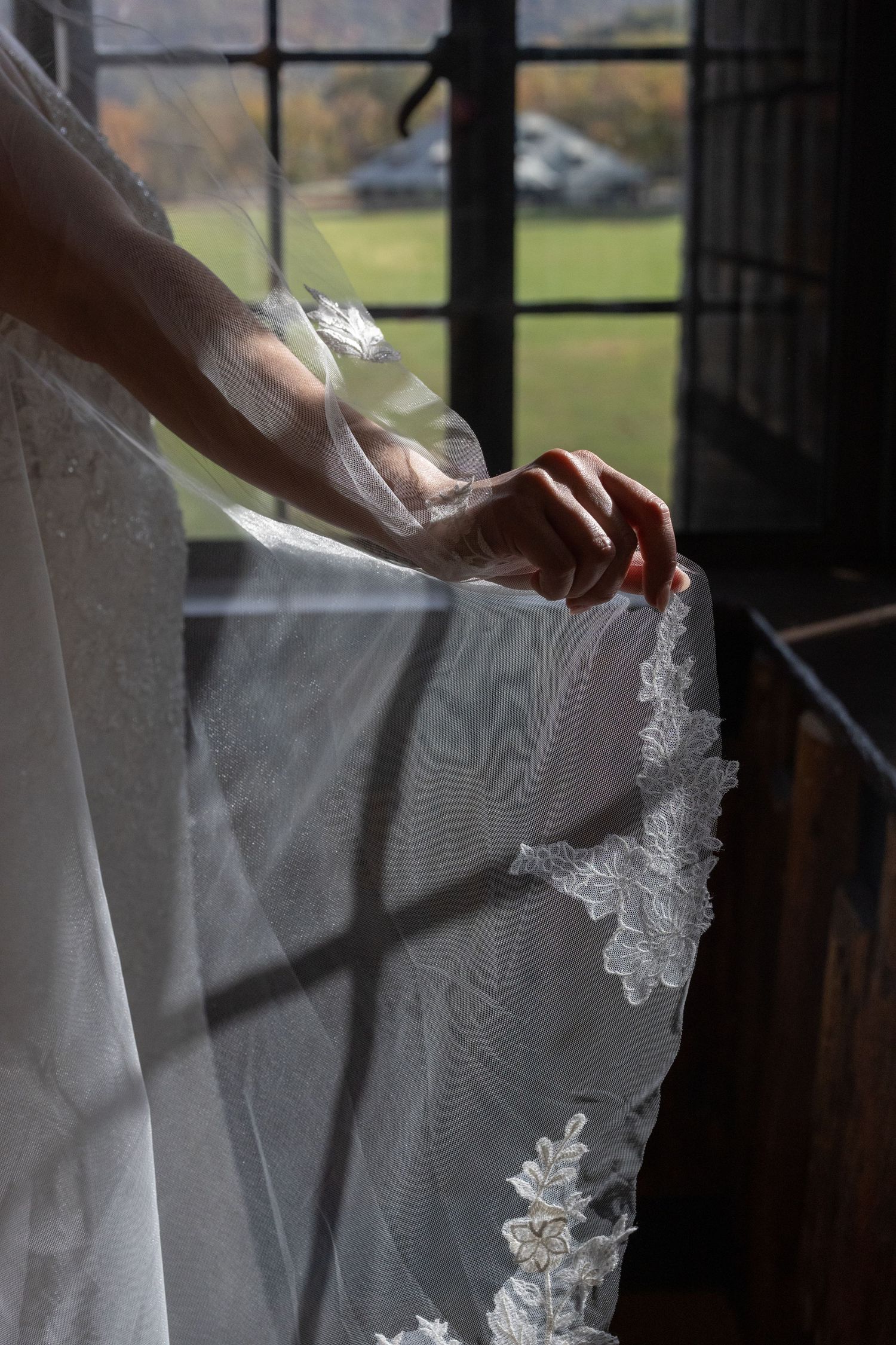Bride getting ready in natural light at the bearMountain in Tomkins Cove, NY