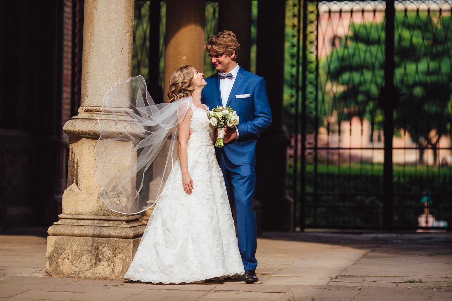 Brautpaar natürliches Licht – Hochzeitsfotograf Konstanz Vasyl Bauer