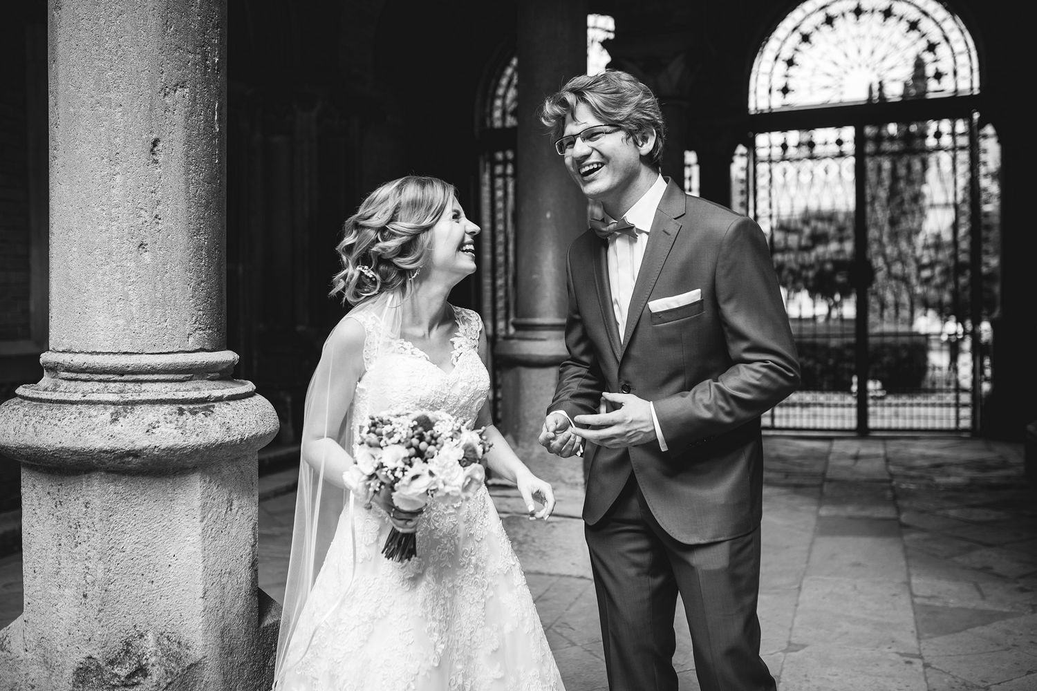 Brautpaar natürliches Licht – Hochzeitsfotograf Konstanz Vasyl Bauer