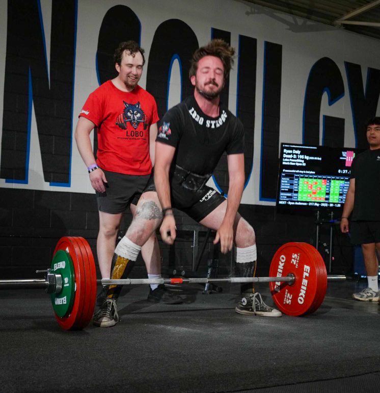 a powerlifter deadlifting