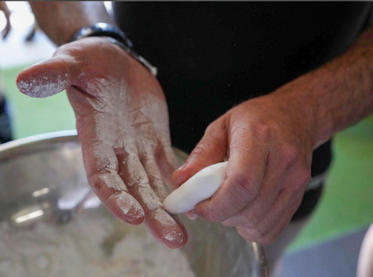 hands applying chalk