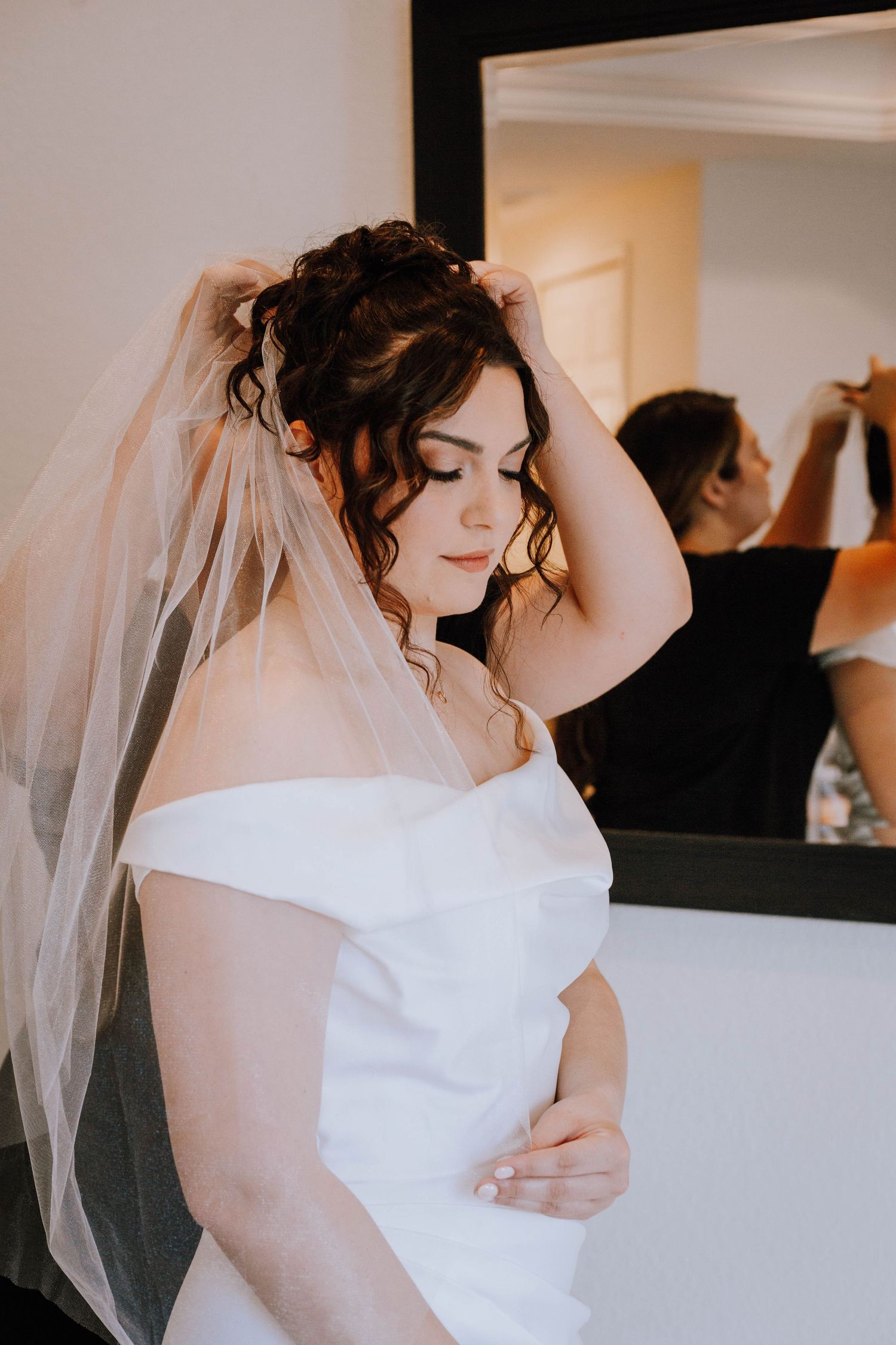 Florida bride getting ready for her wedding
