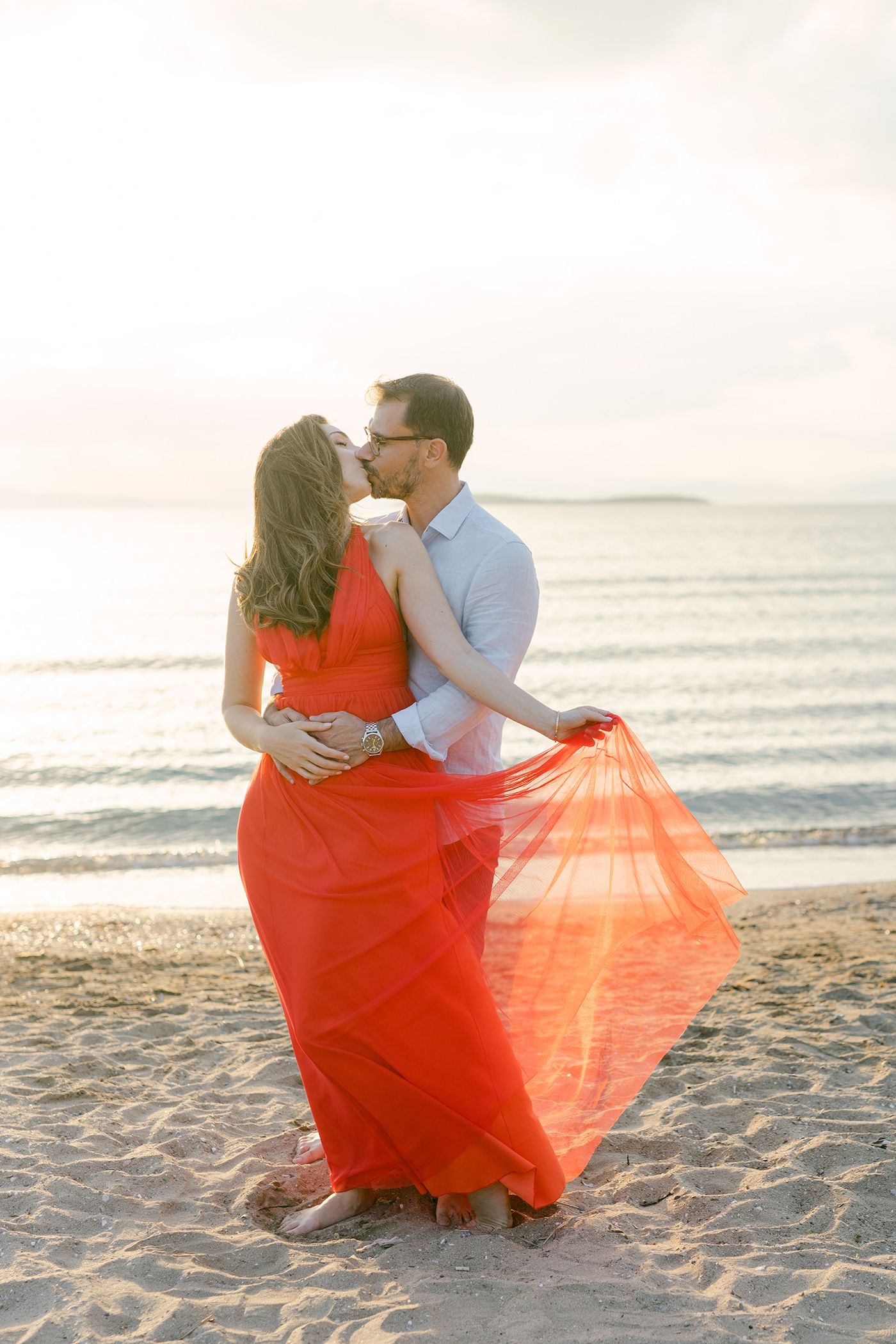 English-speaking photographer in Athens for engagement photos, calm guidance and easy planning.