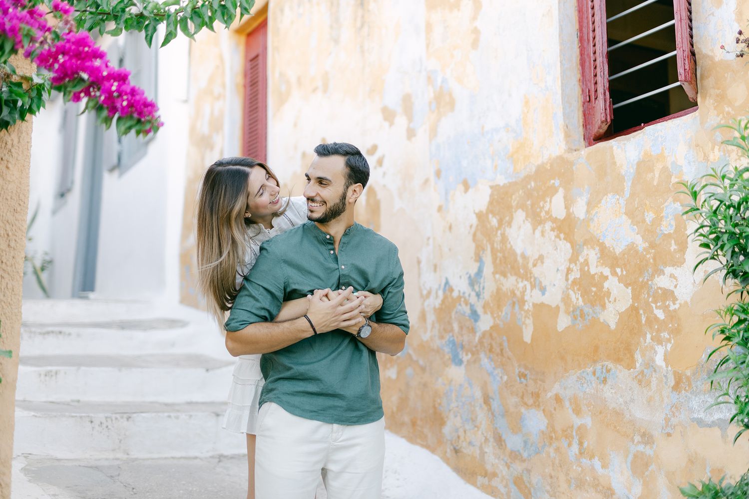 Best streets for a Plaka photoshoot, editorial couple portraits in Athens.