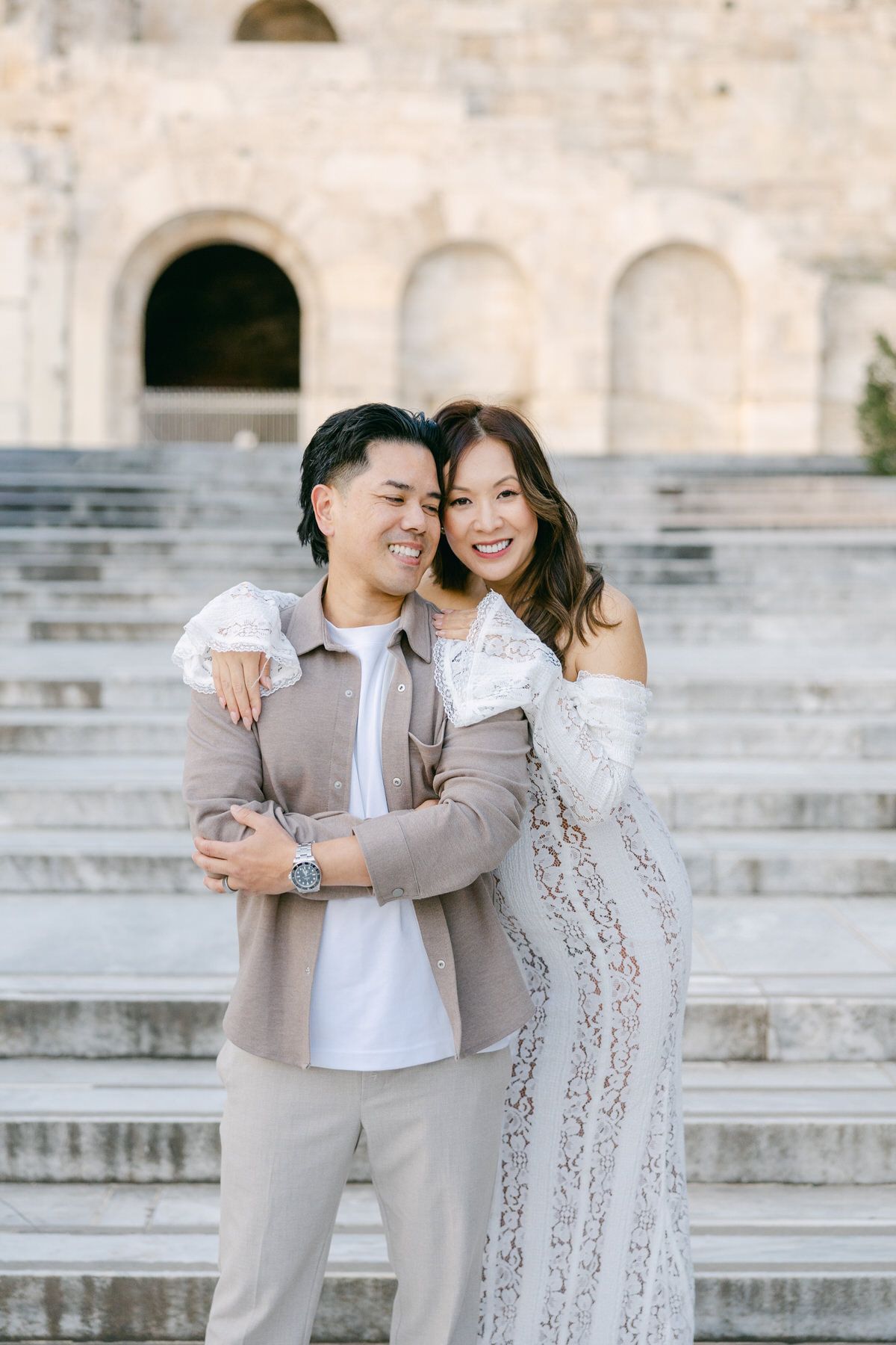 Plaka and Anafiotika couple photoshoot in Athens, timeless street portraits and relaxed pacing.