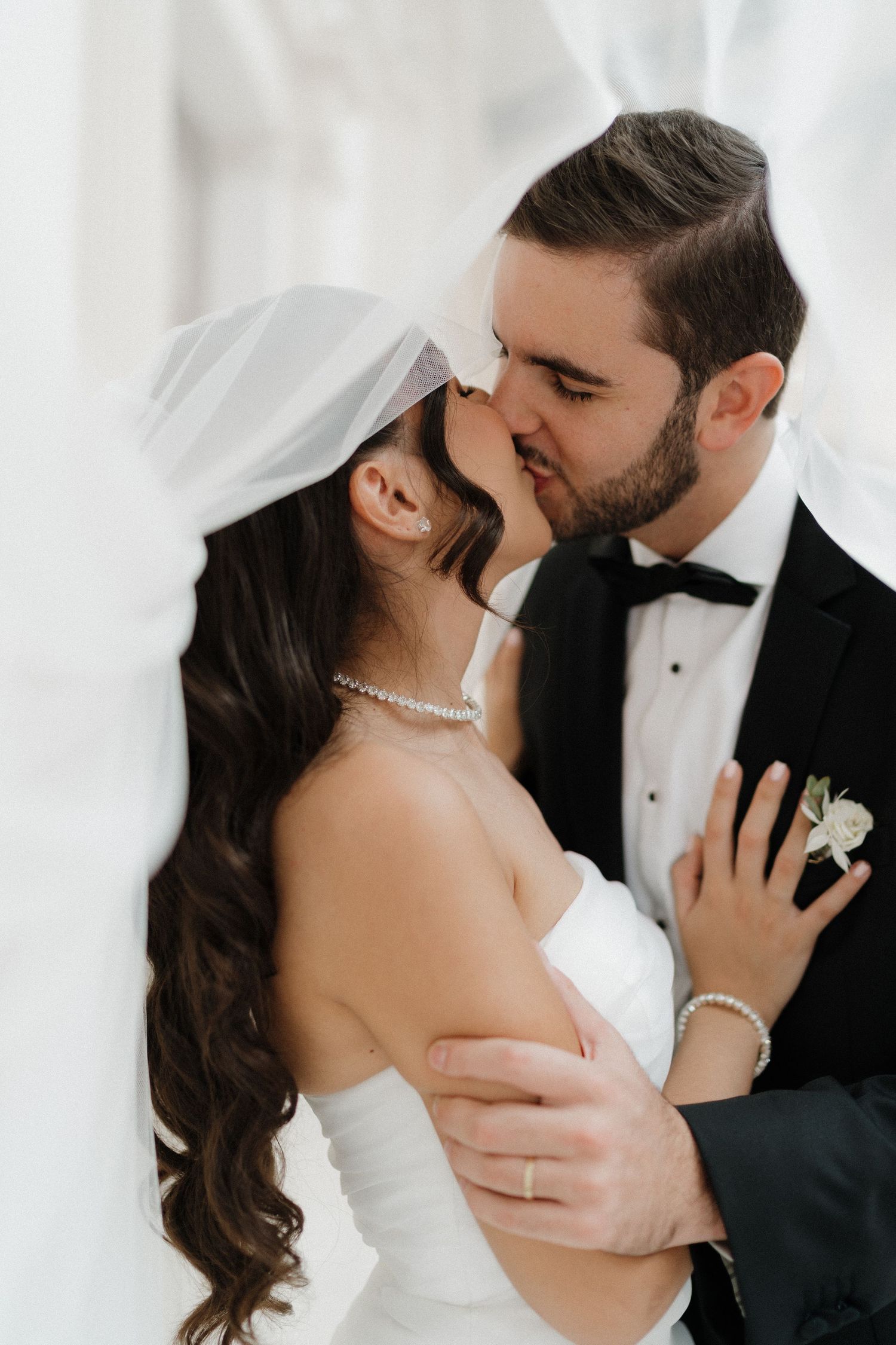 Timeless, romantic photography capturing real emotions and authentic moments—weddings, elopements, engagements, families, Switzerland