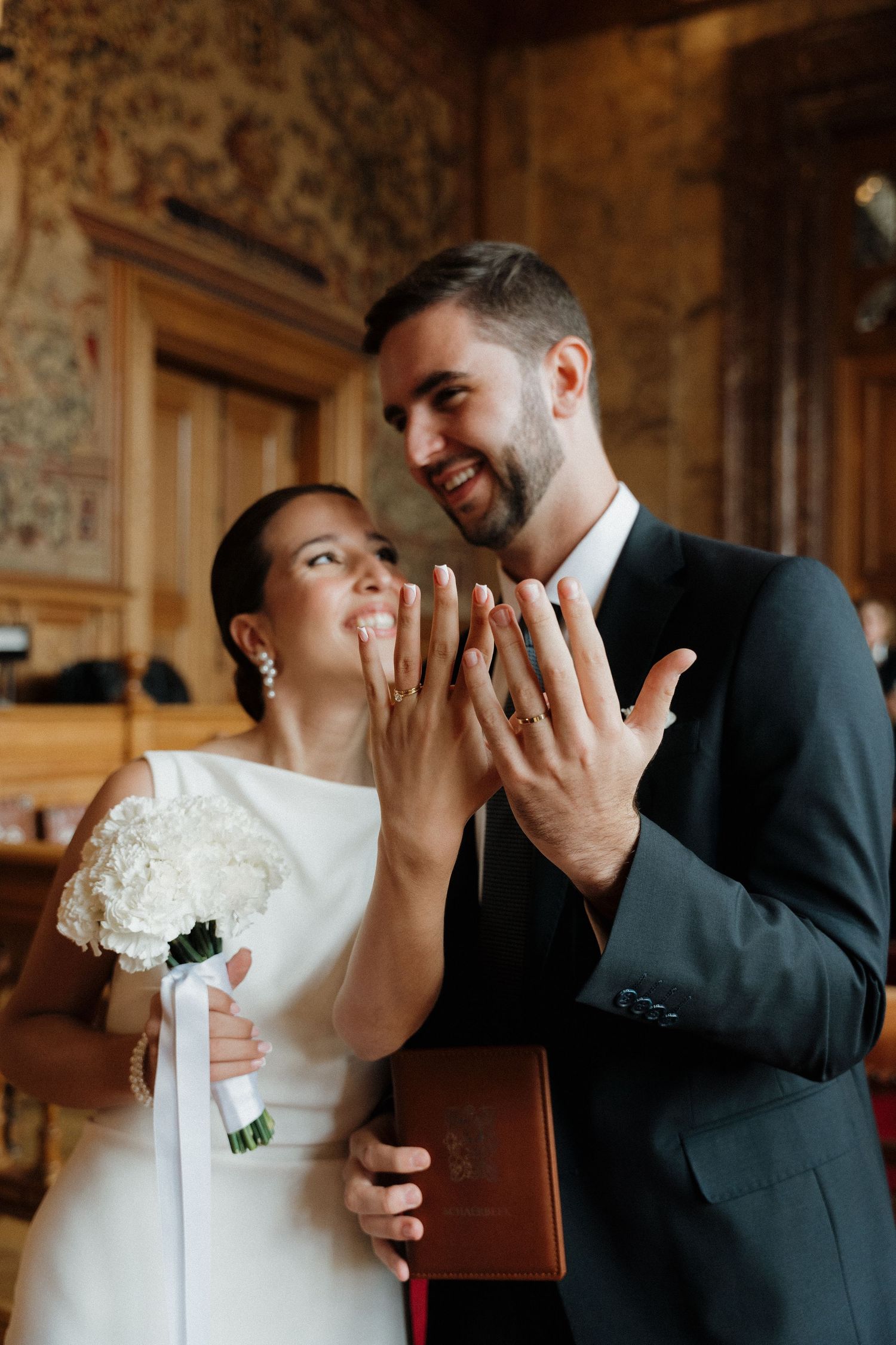 Photographie de mariage et d’elopement en Suisse – Reportage complet mêlant histoires prises sur le vif et portraits éditoriaux soignés.