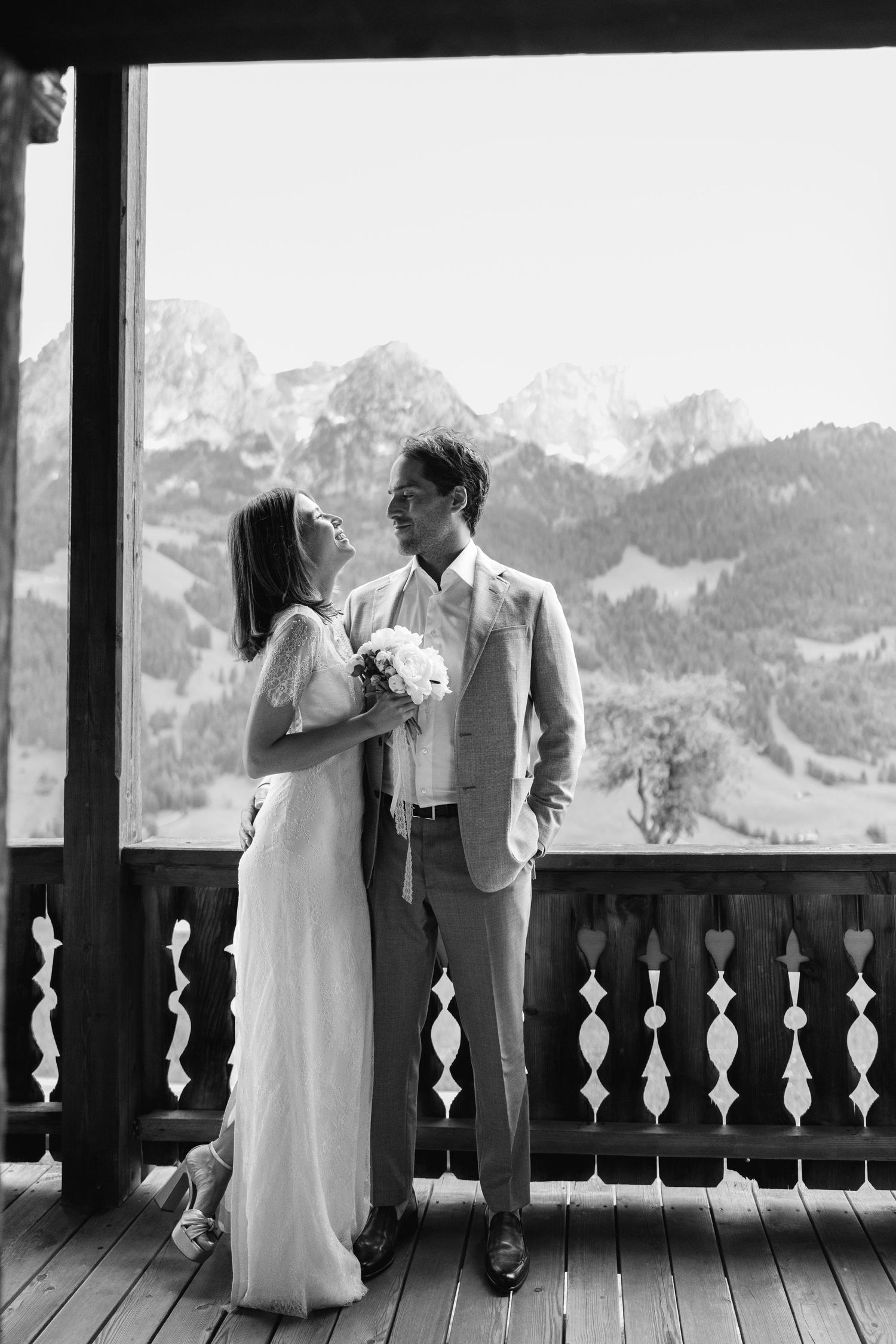 Intimate wedding photography in Rougemont and Saanen, Switzerland, capturing a relaxed mountain celebration with family, friends