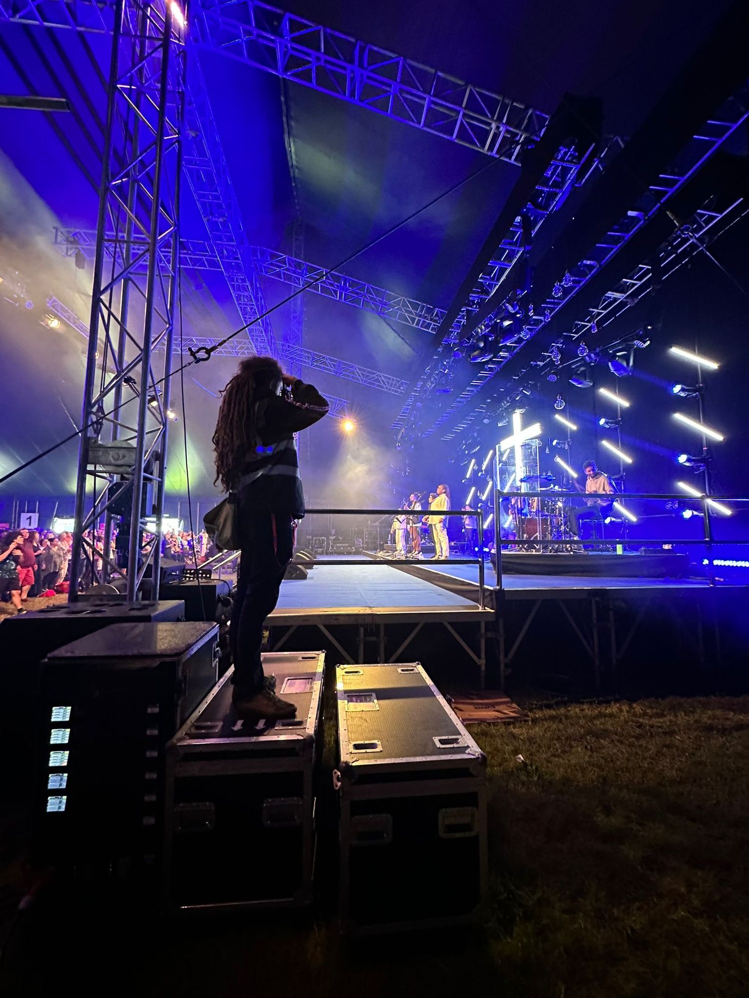 Back stage, photographer
