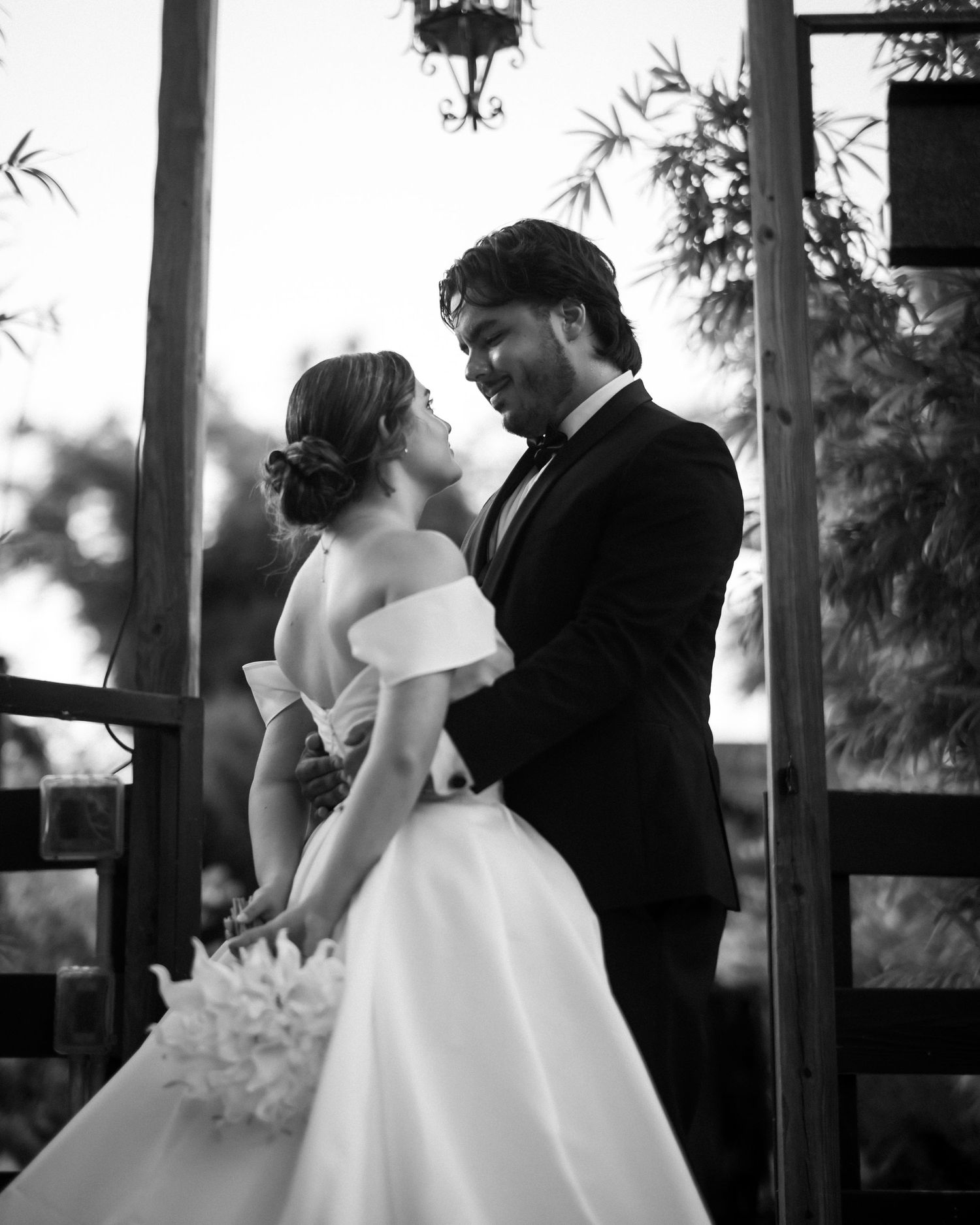 Wedding couple photographed in natural light
Bride and groom embracing during wedding day
Candid moment from a Florida wedding