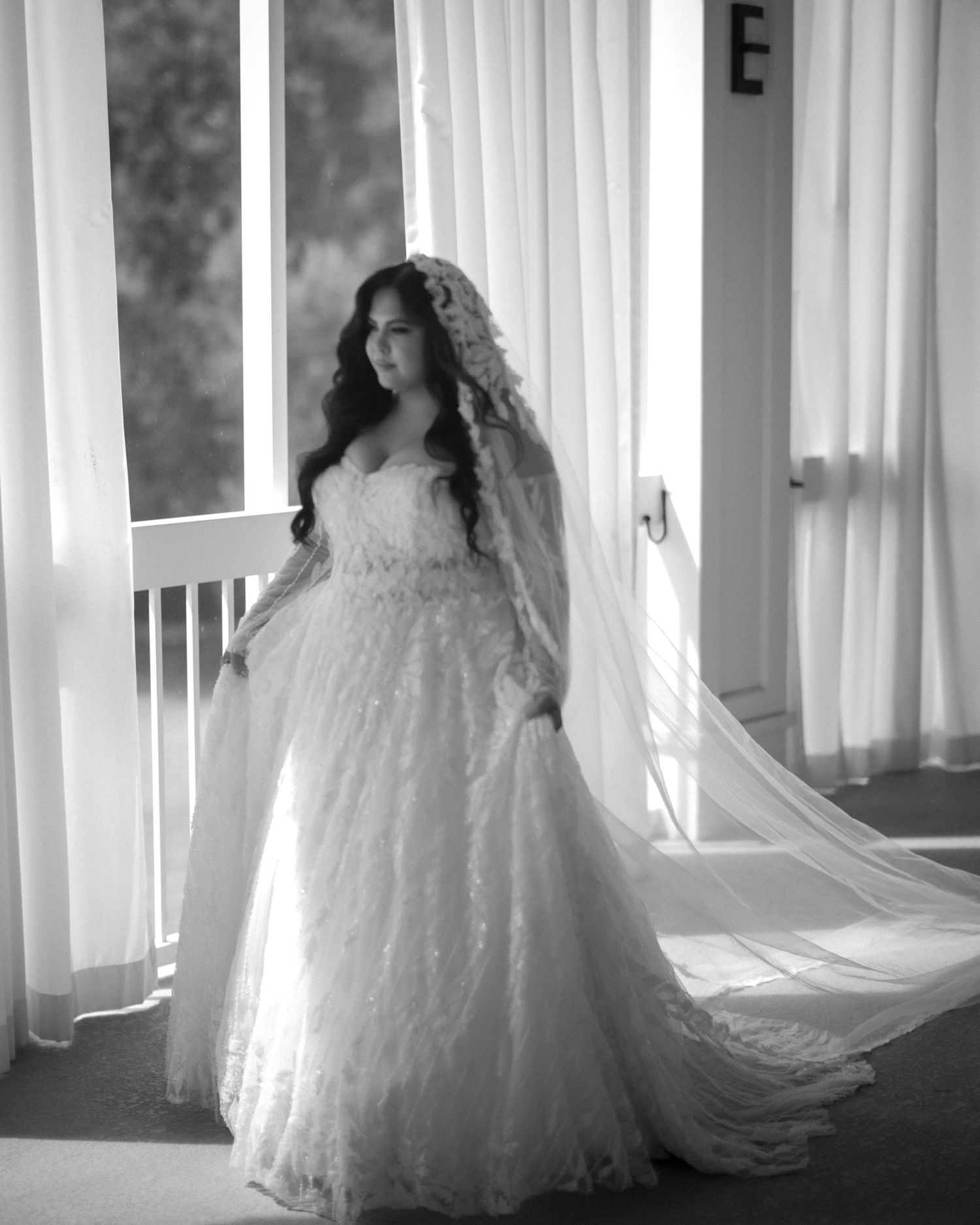 Wedding couple photographed in natural light
Bride and groom embracing during wedding day
Candid moment from a Florida wedding