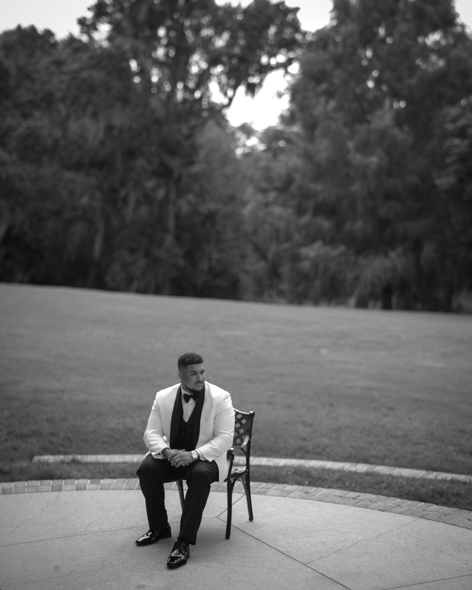 Wedding couple photographed in natural light
Bride and groom embracing during wedding day
Candid moment from a Florida wedding