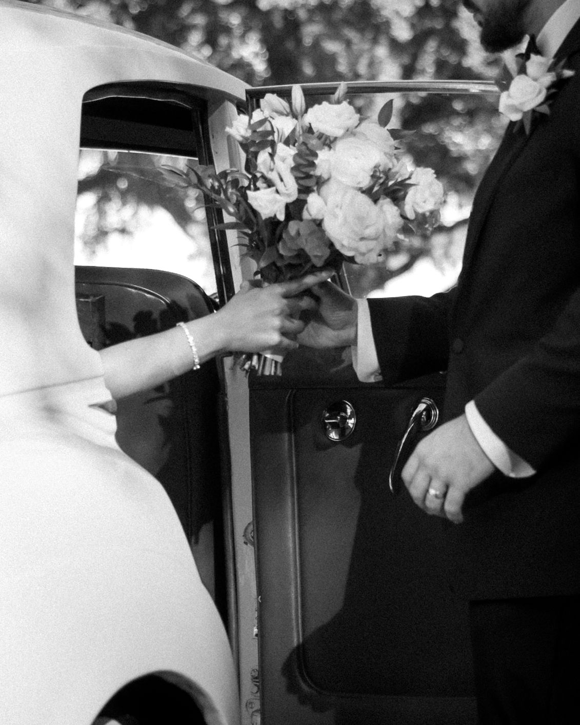 Wedding couple photographed in natural light
Bride and groom embracing during wedding day
Candid moment from a Florida wedding