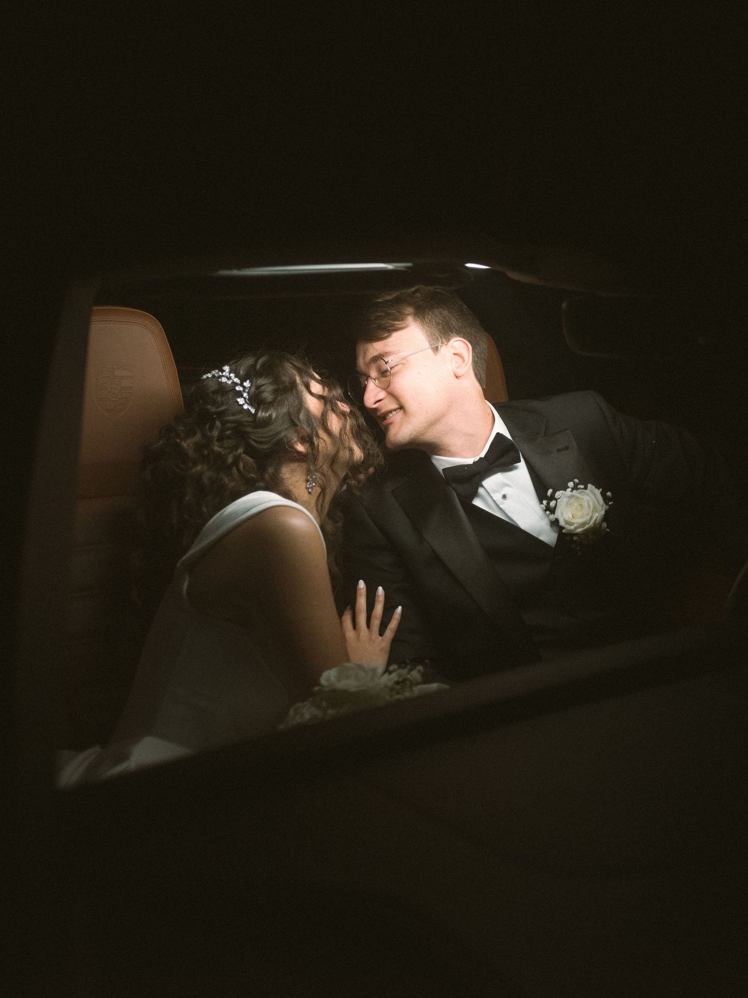 Wedding couple photographed in natural light
Bride and groom embracing during wedding day
Candid moment from a Florida wedding